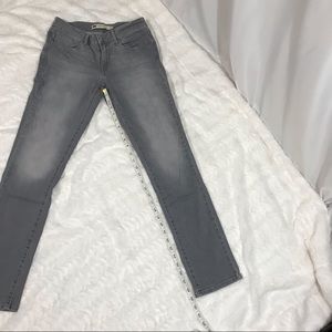 Levi's Mid Rise Skinny Jeans